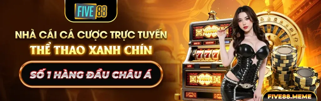 Sân vận động bóng đá với logo Kimsa88 và người hâm mộ đang cổ vũ